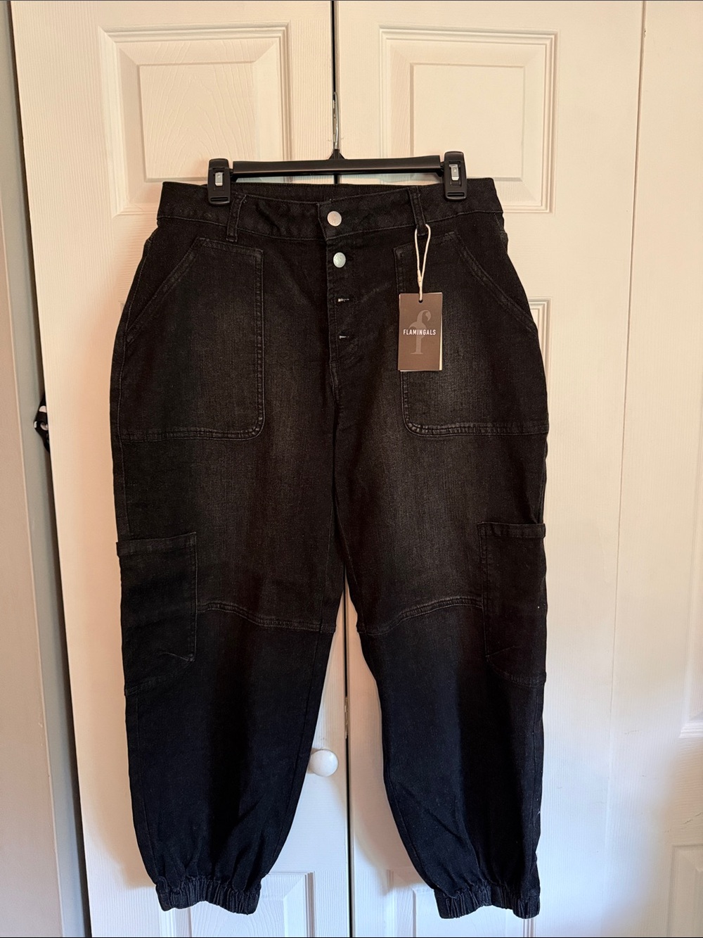 Flannels Women's Black Cropped Utility Jeans